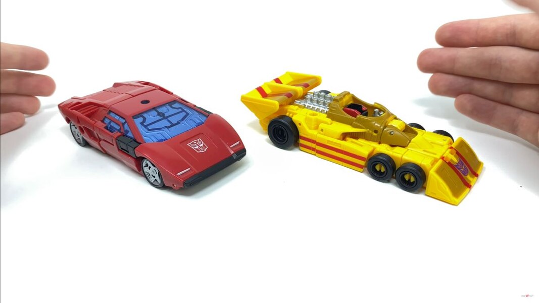 Transformers Legacy Dragstrip In Hand Image  (42 of 42)